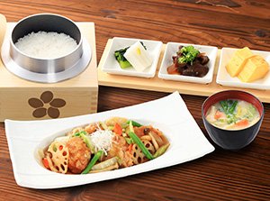 鶏と野菜の健康黒酢あんかけ定食